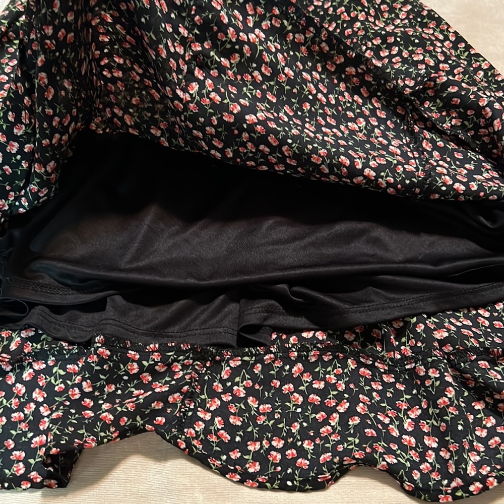 SIENNA SKY | DRESSES | FLORAL - Picture 4 of 12